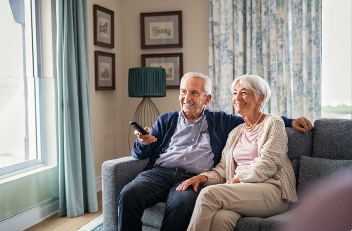 How to Watch Live TV Online on Smart TVs, Phones, and Tablets